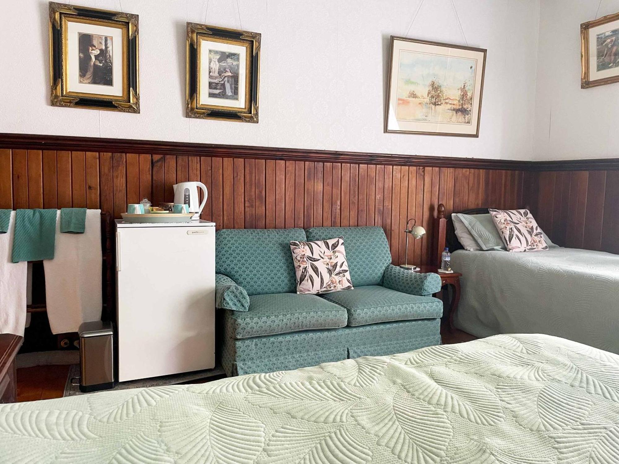 Stony Rise Cottage B&B Девонпорт Экстерьер фото